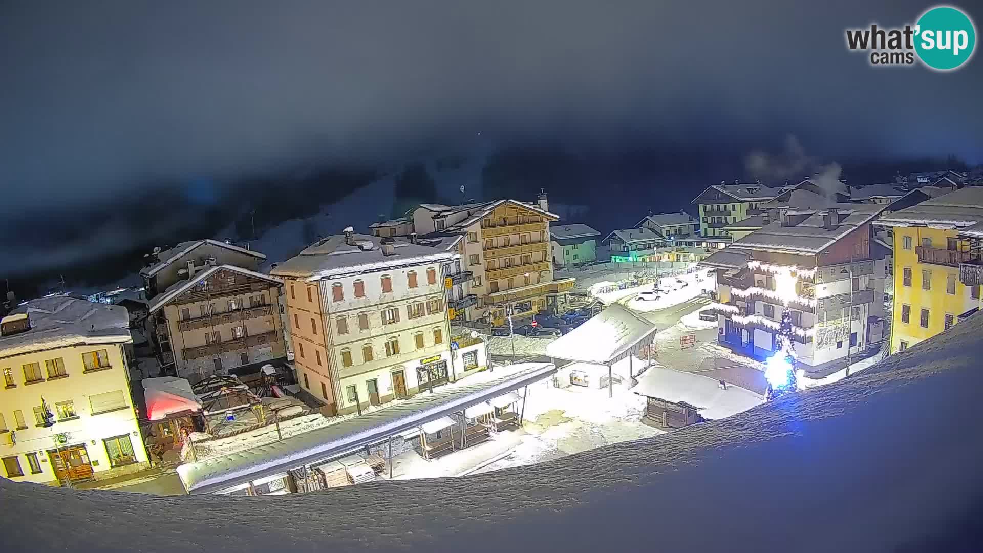 Plaza principal de Forni di Sopra