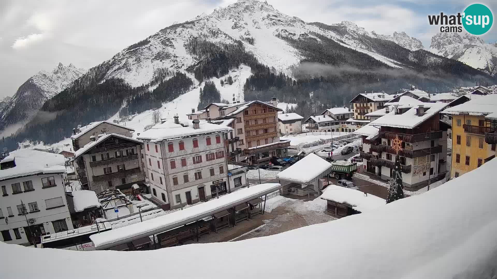 Plaza principal de Forni di Sopra