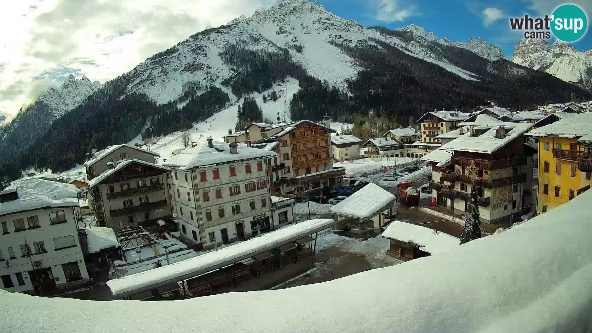 Plaza principal de Forni di Sopra