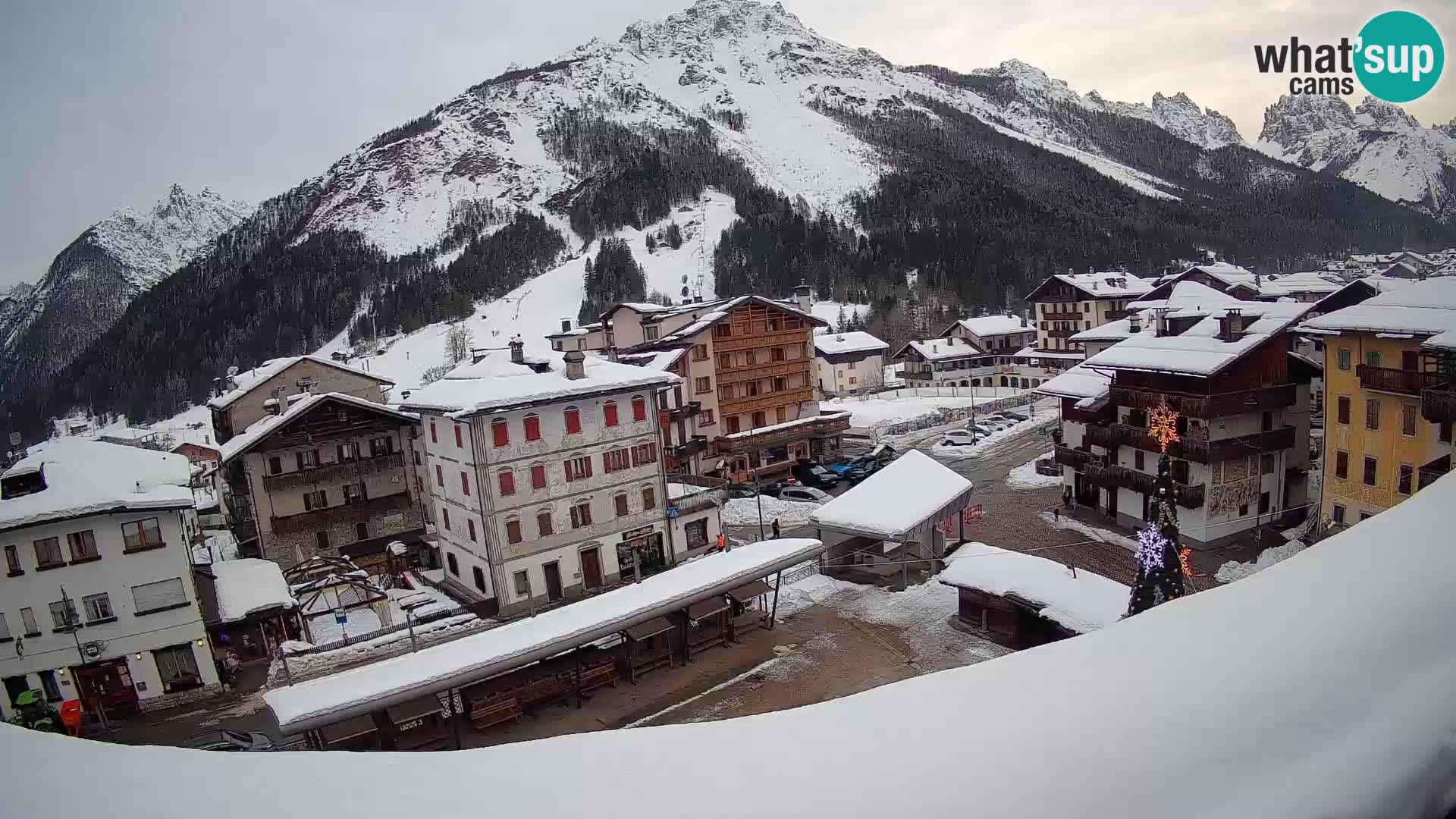Plaza principal de Forni di Sopra