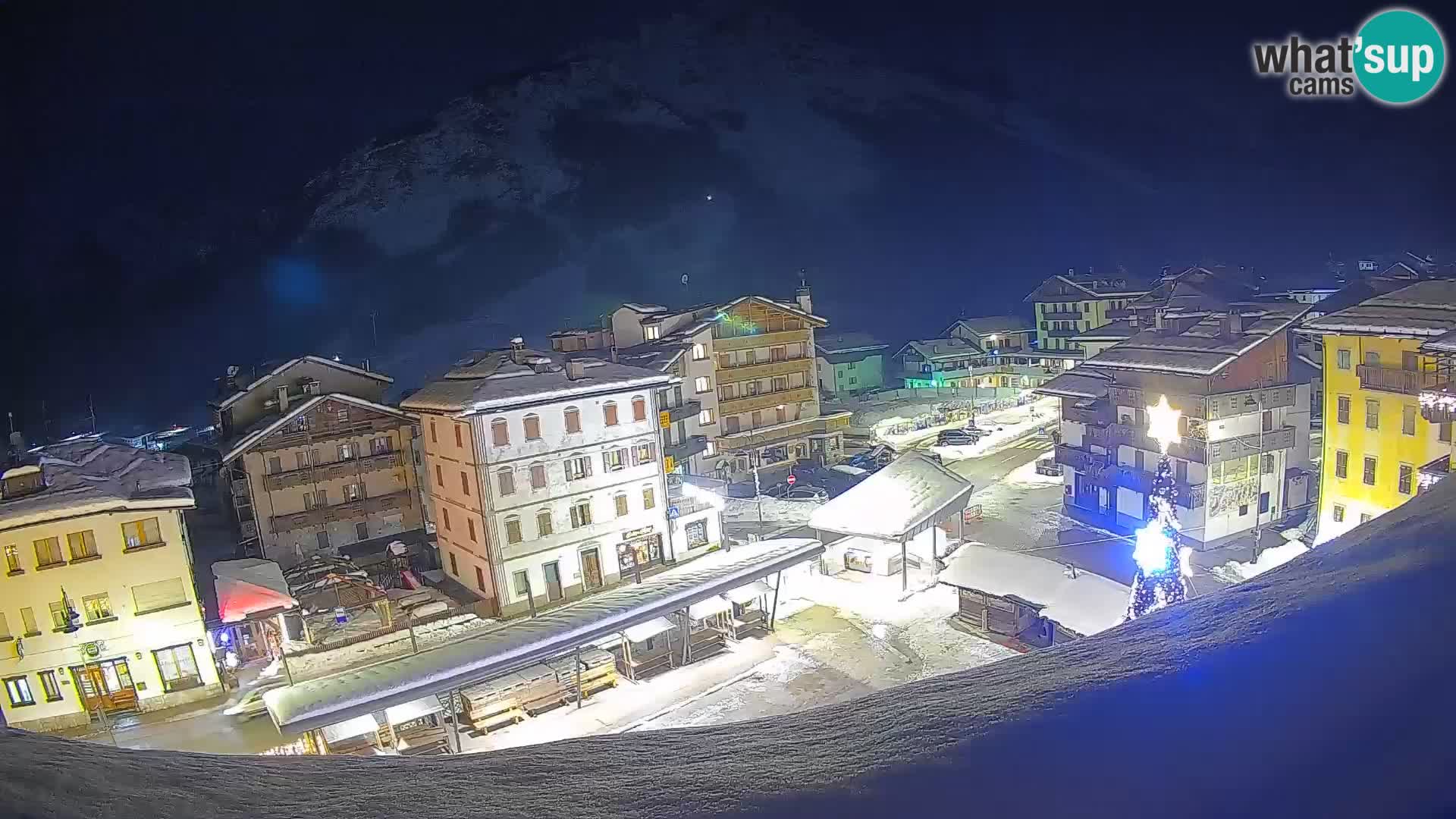 Plaza principal de Forni di Sopra