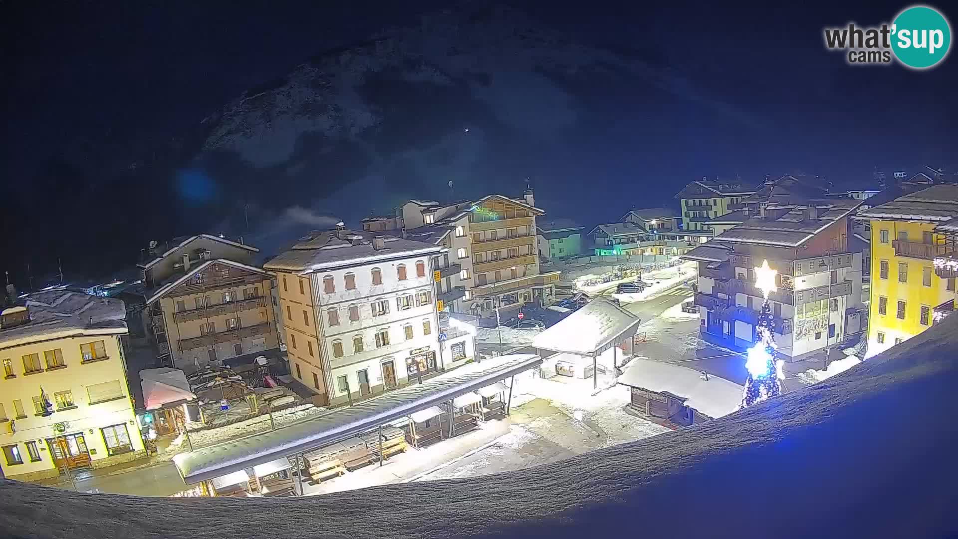 Plaza principal de Forni di Sopra