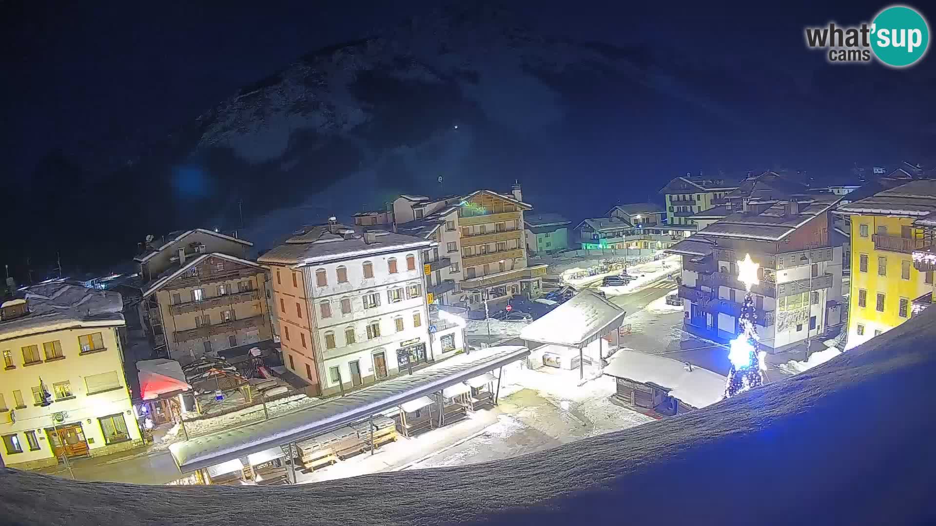 Plaza principal de Forni di Sopra