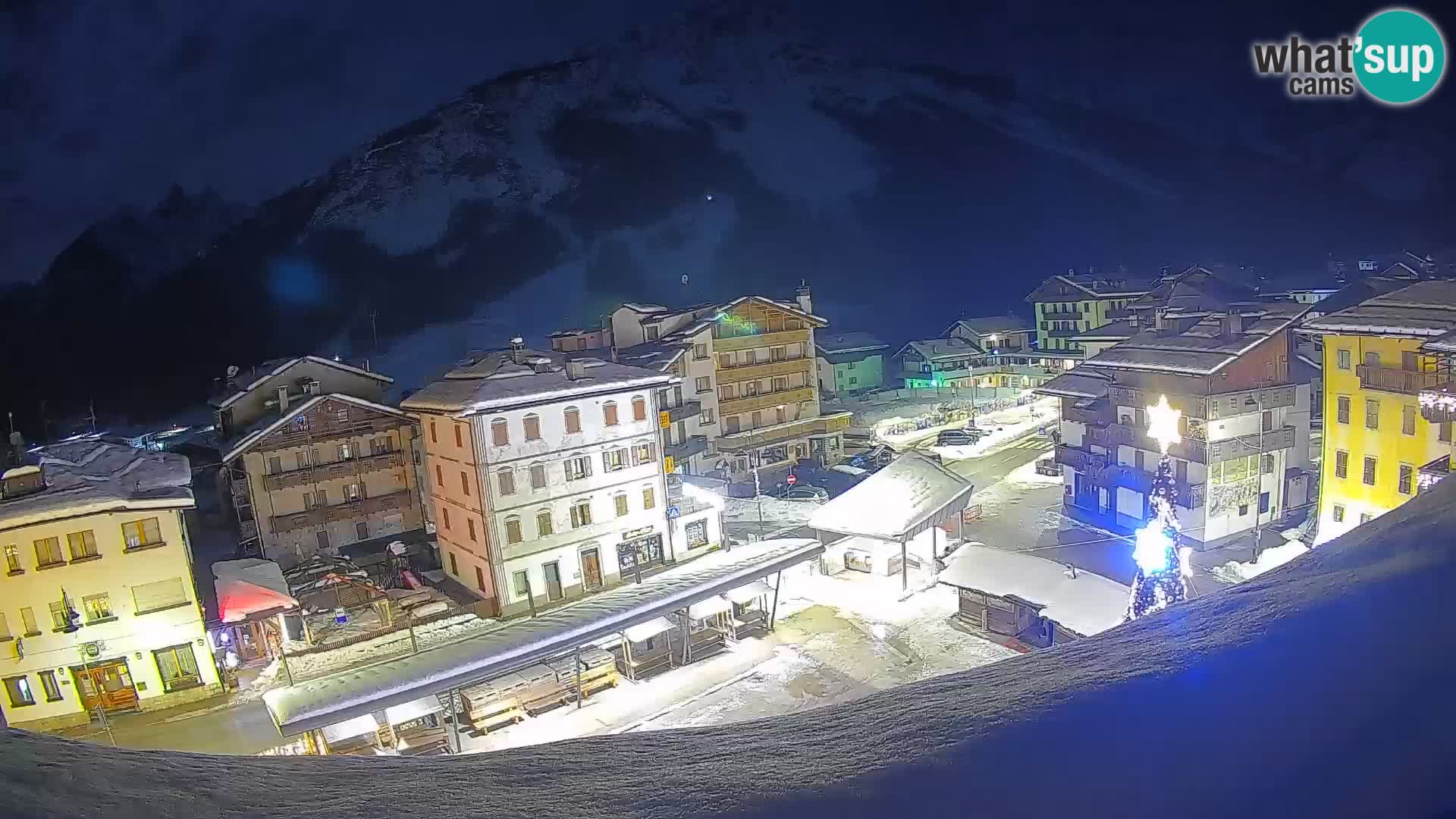 Plaza principal de Forni di Sopra