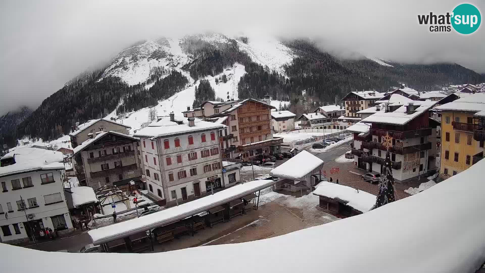 Plaza principal de Forni di Sopra