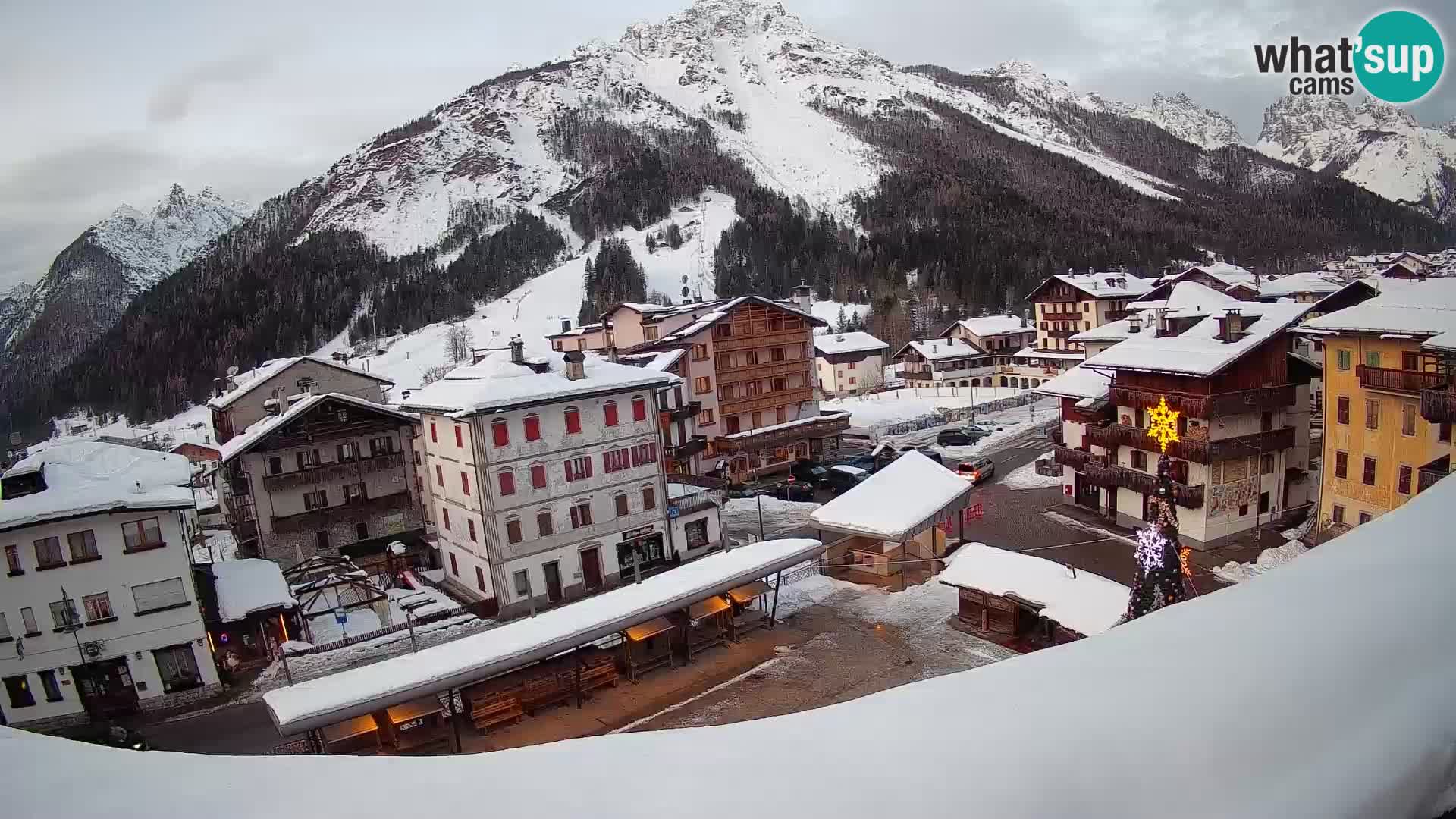 Plaza principal de Forni di Sopra