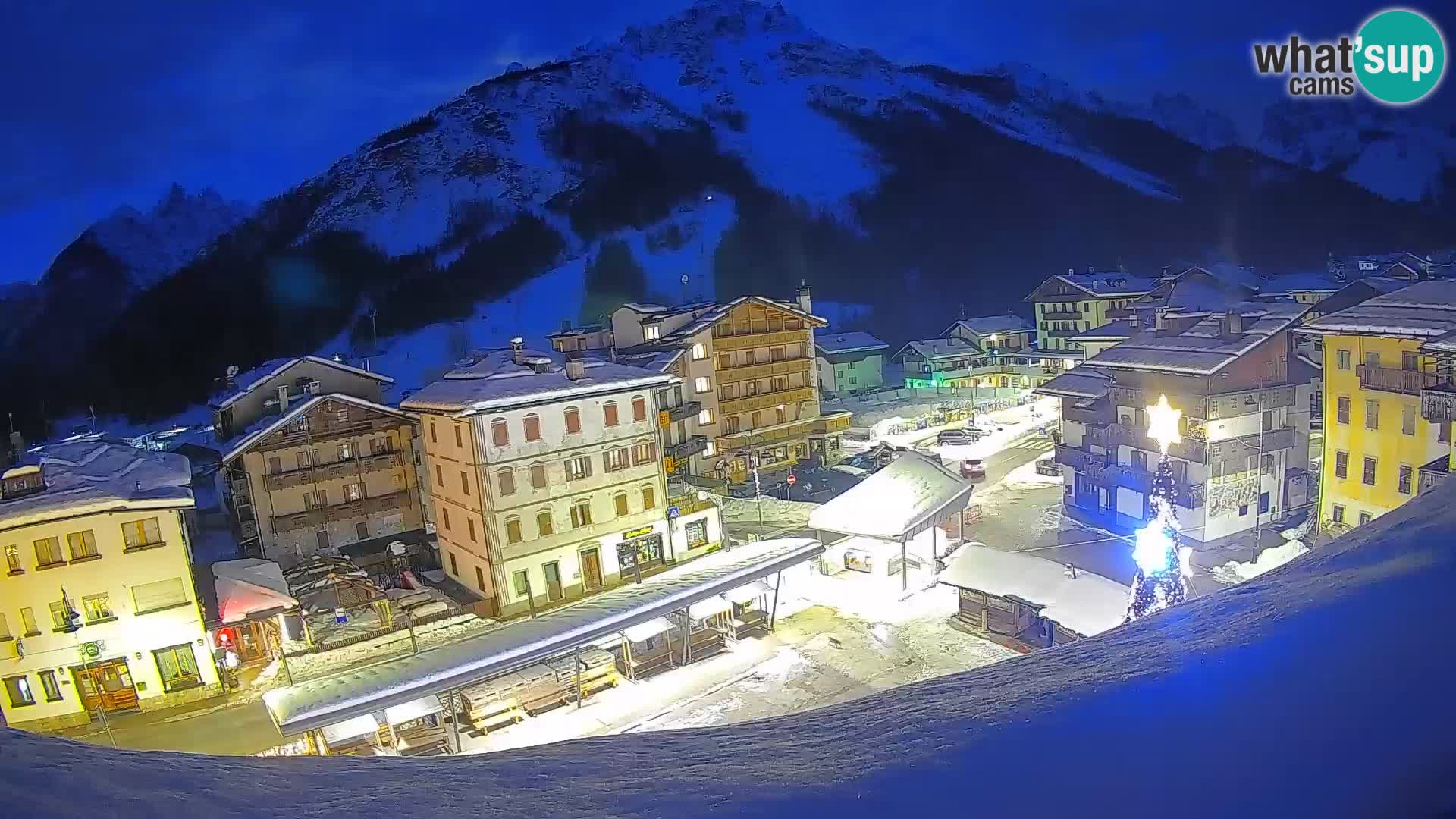 Plaza principal de Forni di Sopra