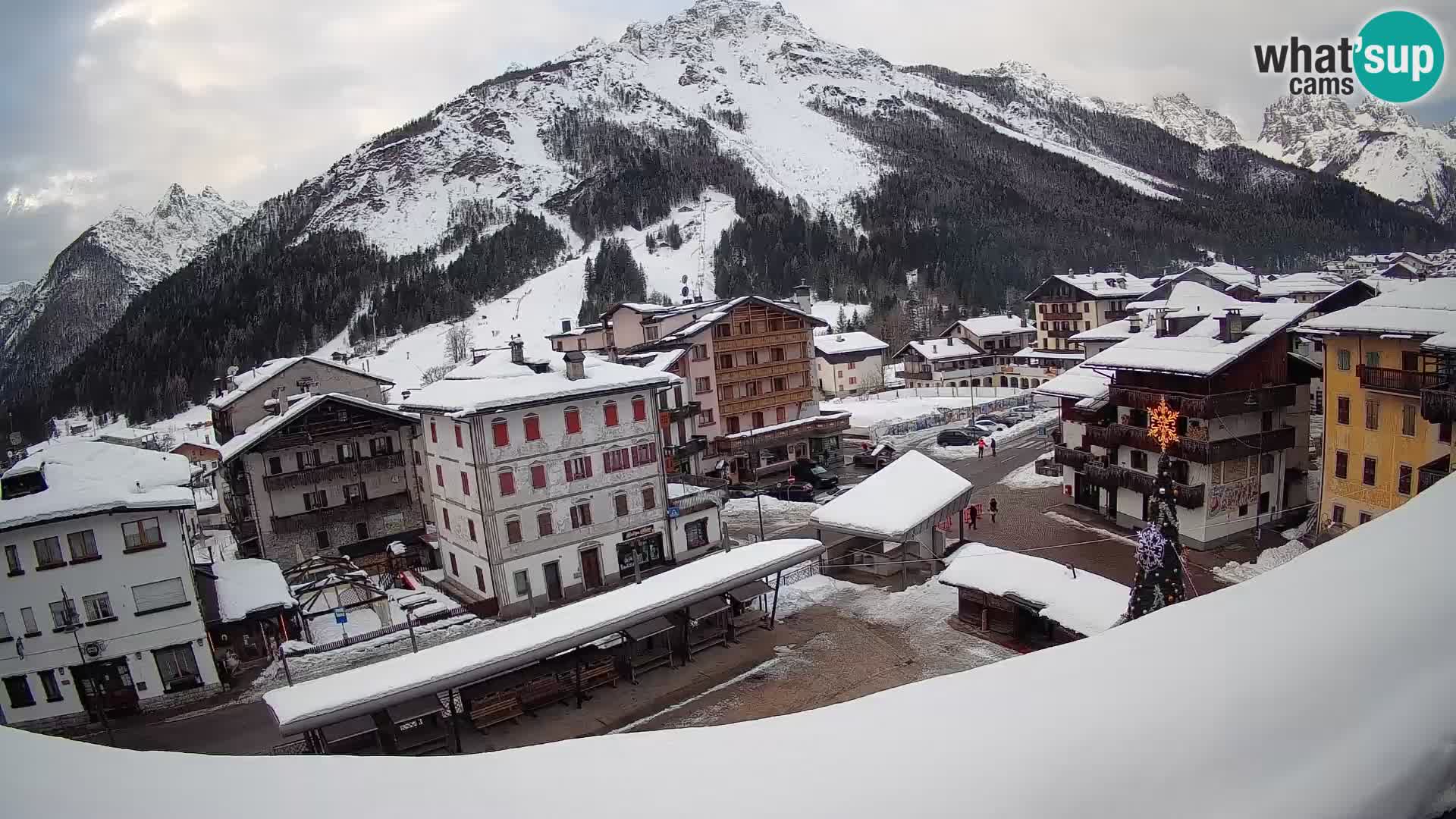 Plaza principal de Forni di Sopra