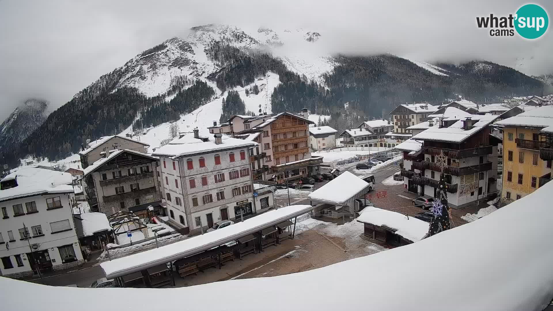 Plaza principal de Forni di Sopra