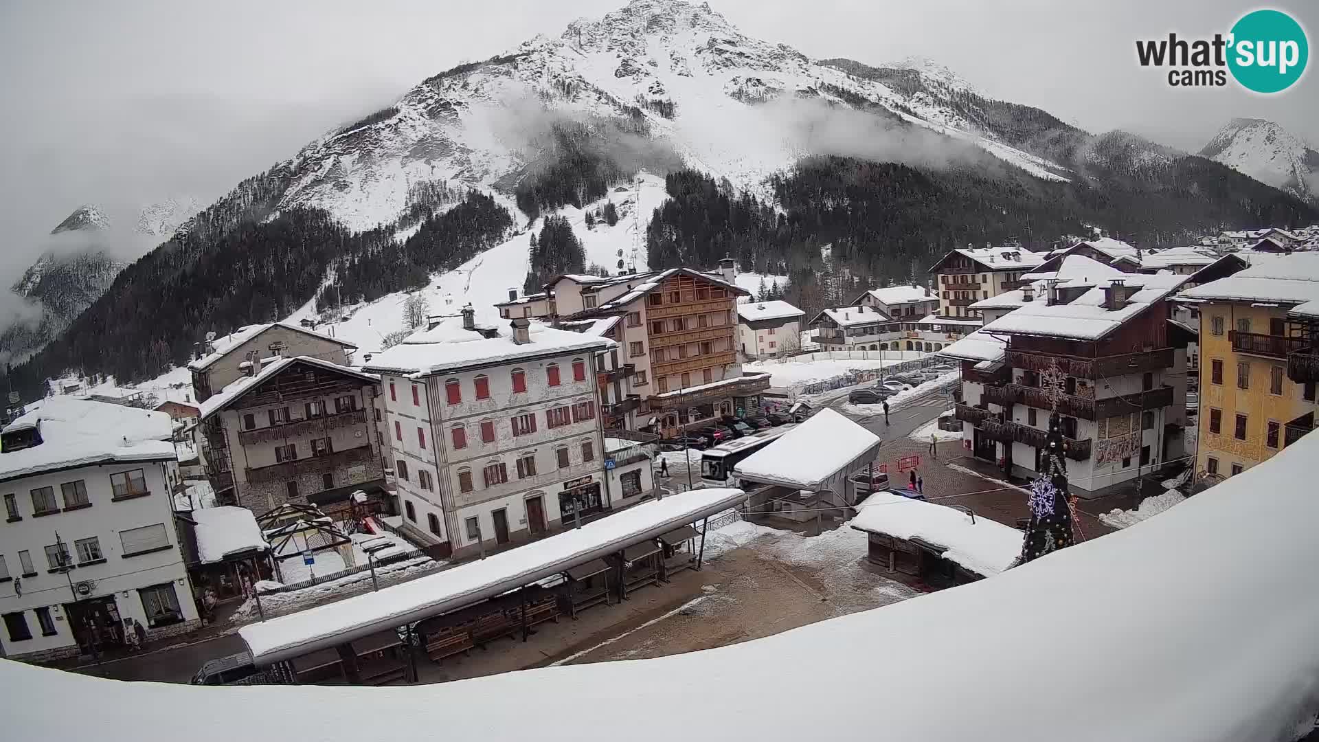 Plaza principal de Forni di Sopra