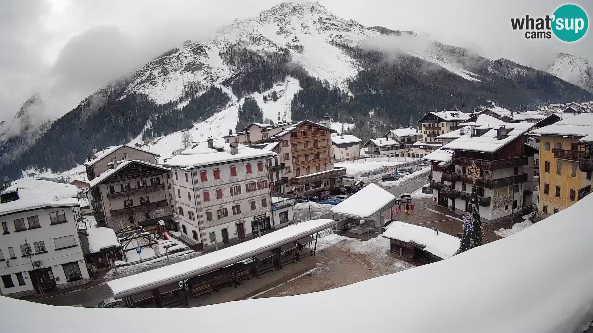 Plaza principal de Forni di Sopra