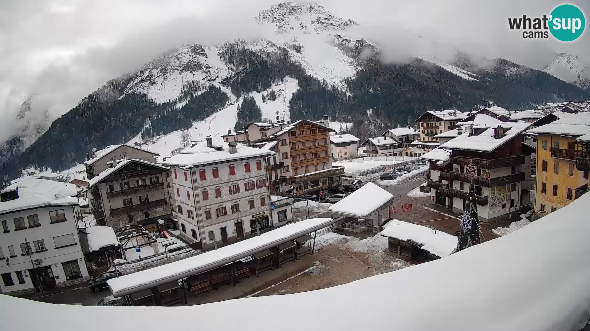 Hauptplatz von Forni di Sopra