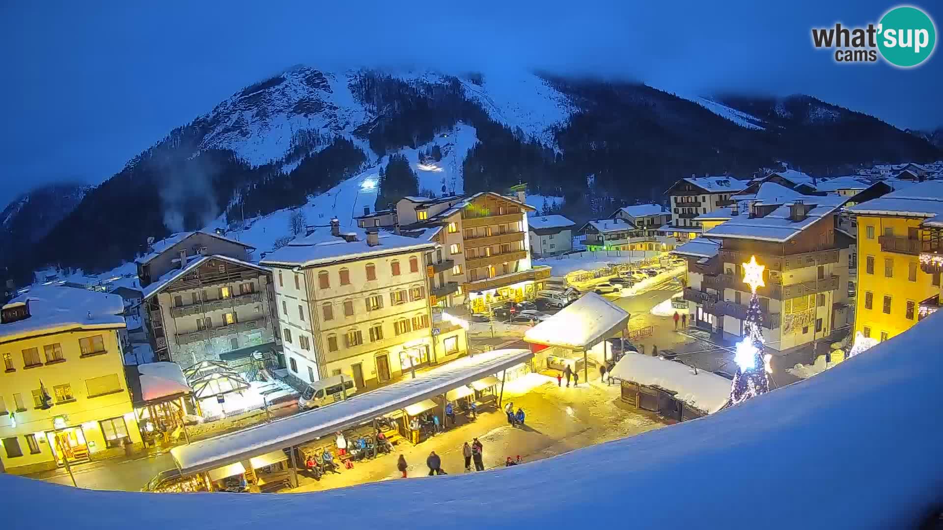 Plaza principal de Forni di Sopra