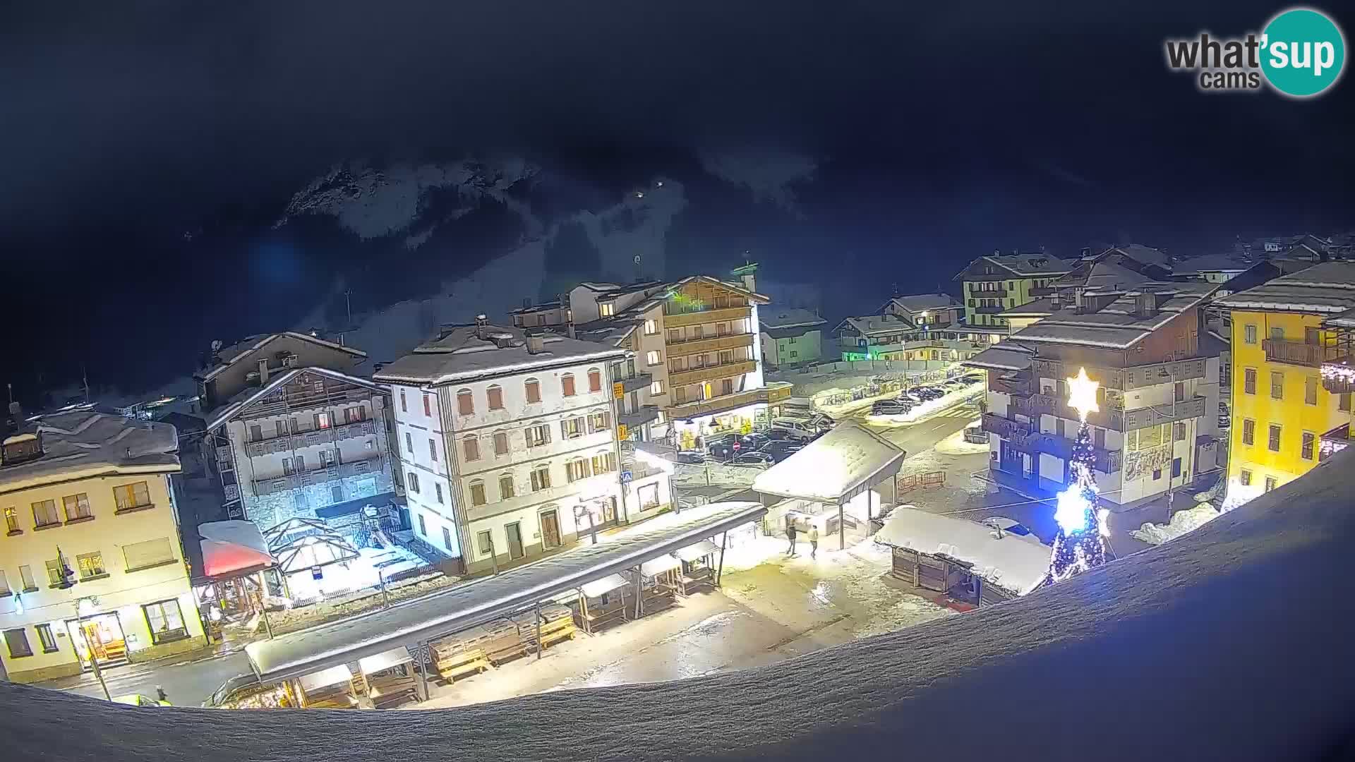 Piazza centrale di Forni di Sopra