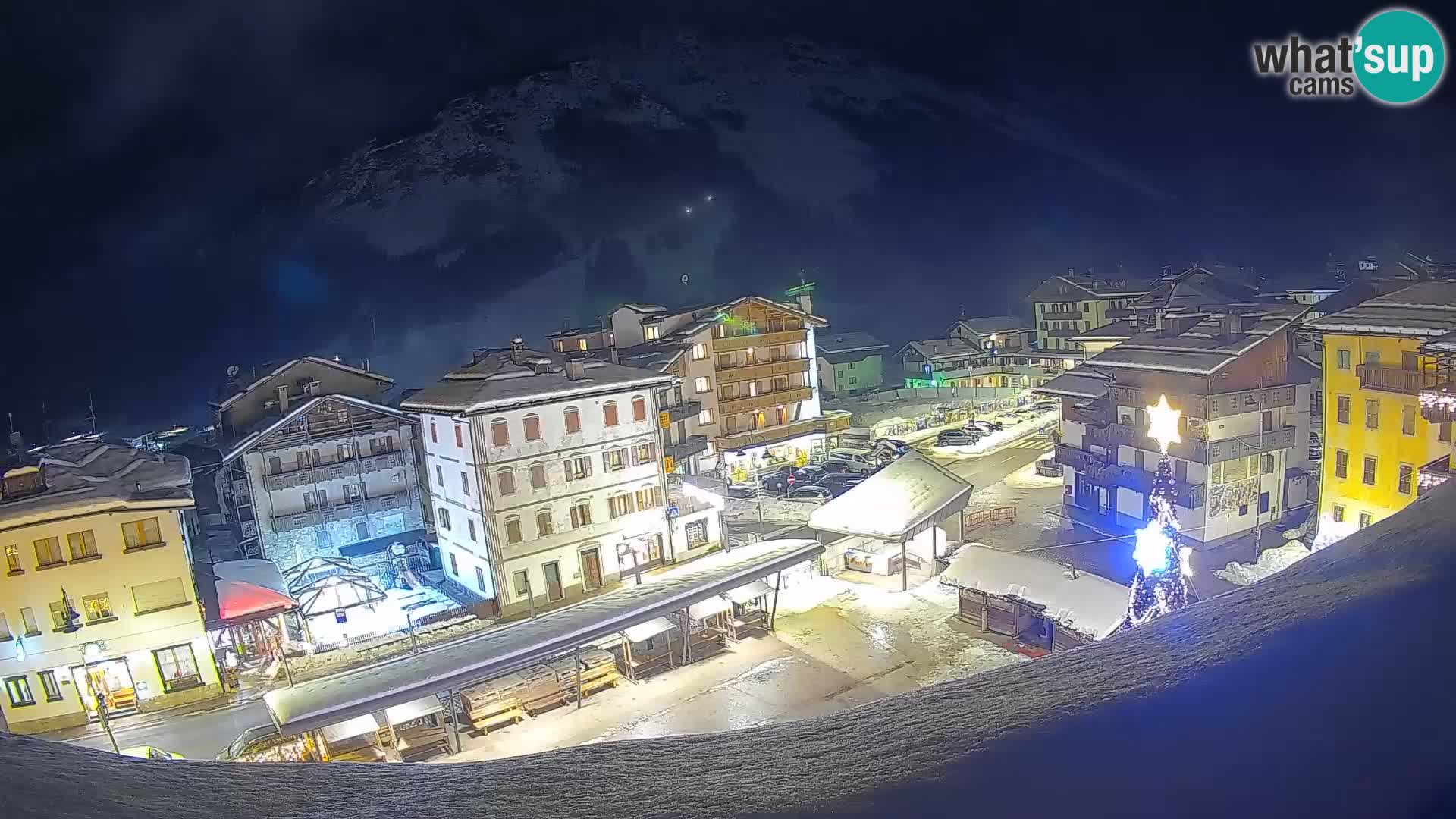 Piazza centrale di Forni di Sopra