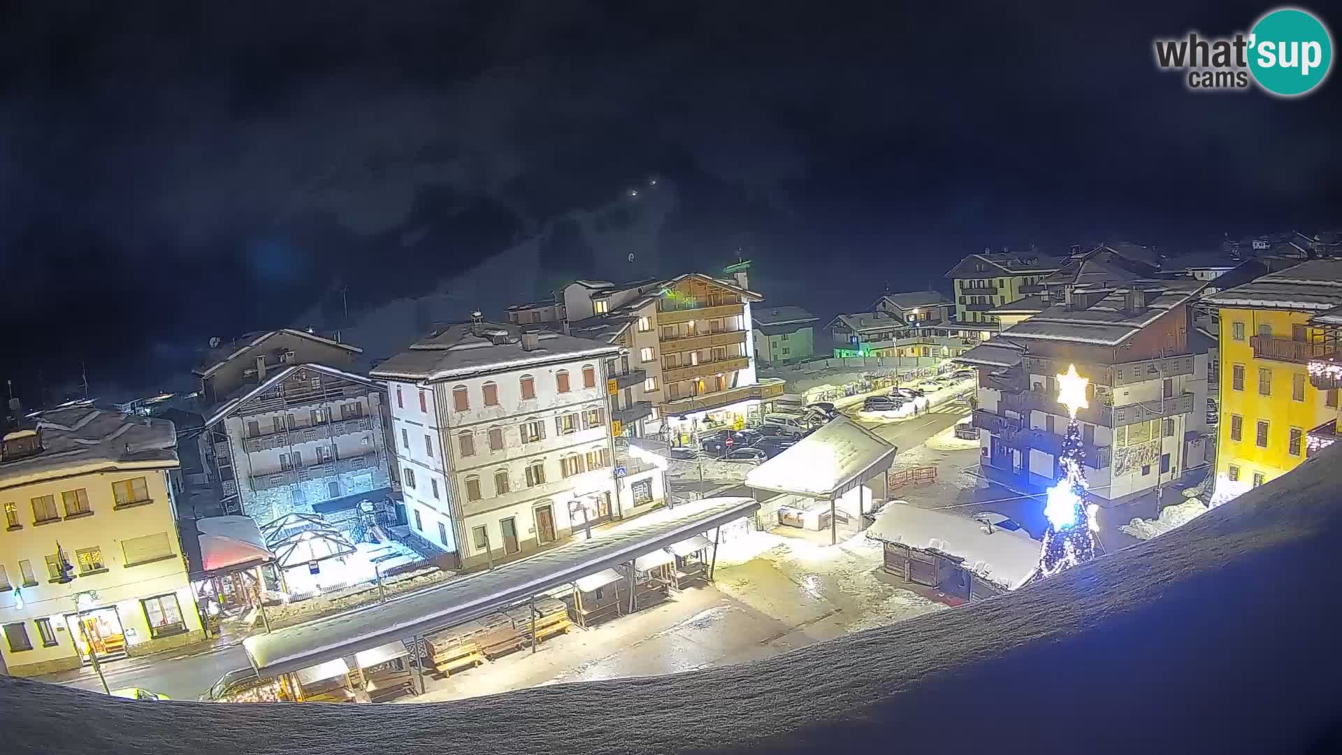 Plaza principal de Forni di Sopra