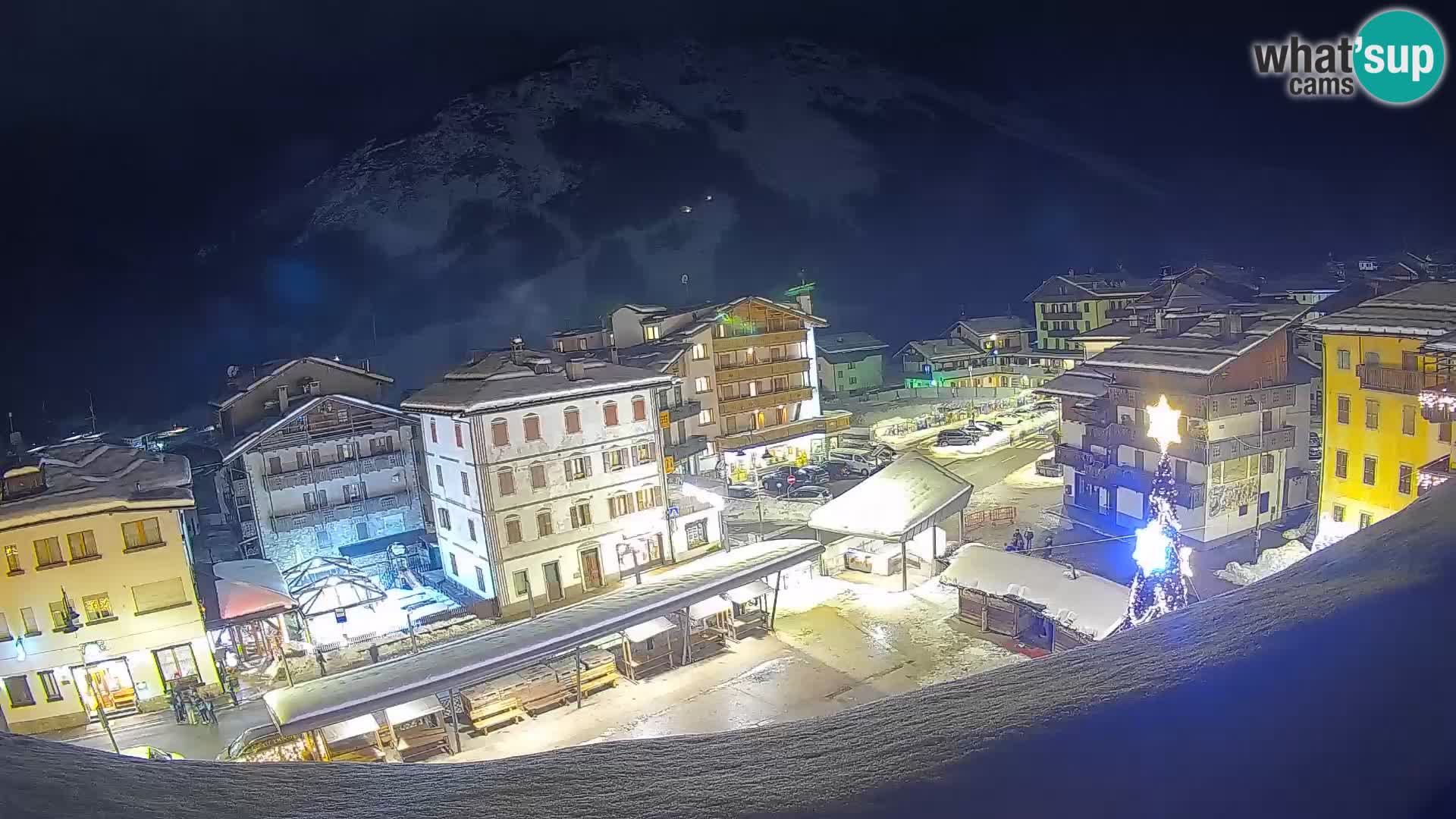 Piazza centrale di Forni di Sopra