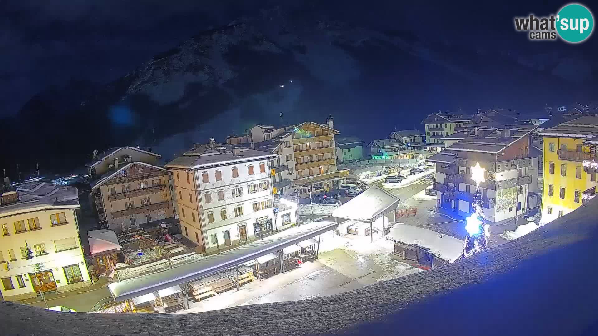 Piazza centrale di Forni di Sopra