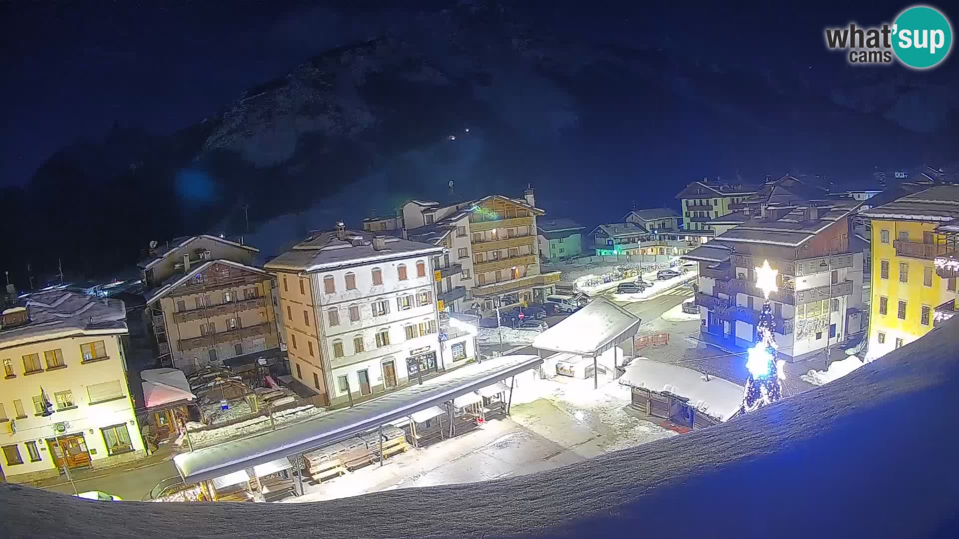 Plaza principal de Forni di Sopra