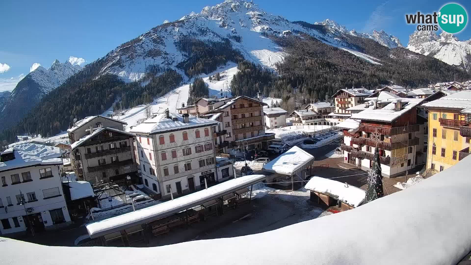 Piazza centrale di Forni di Sopra