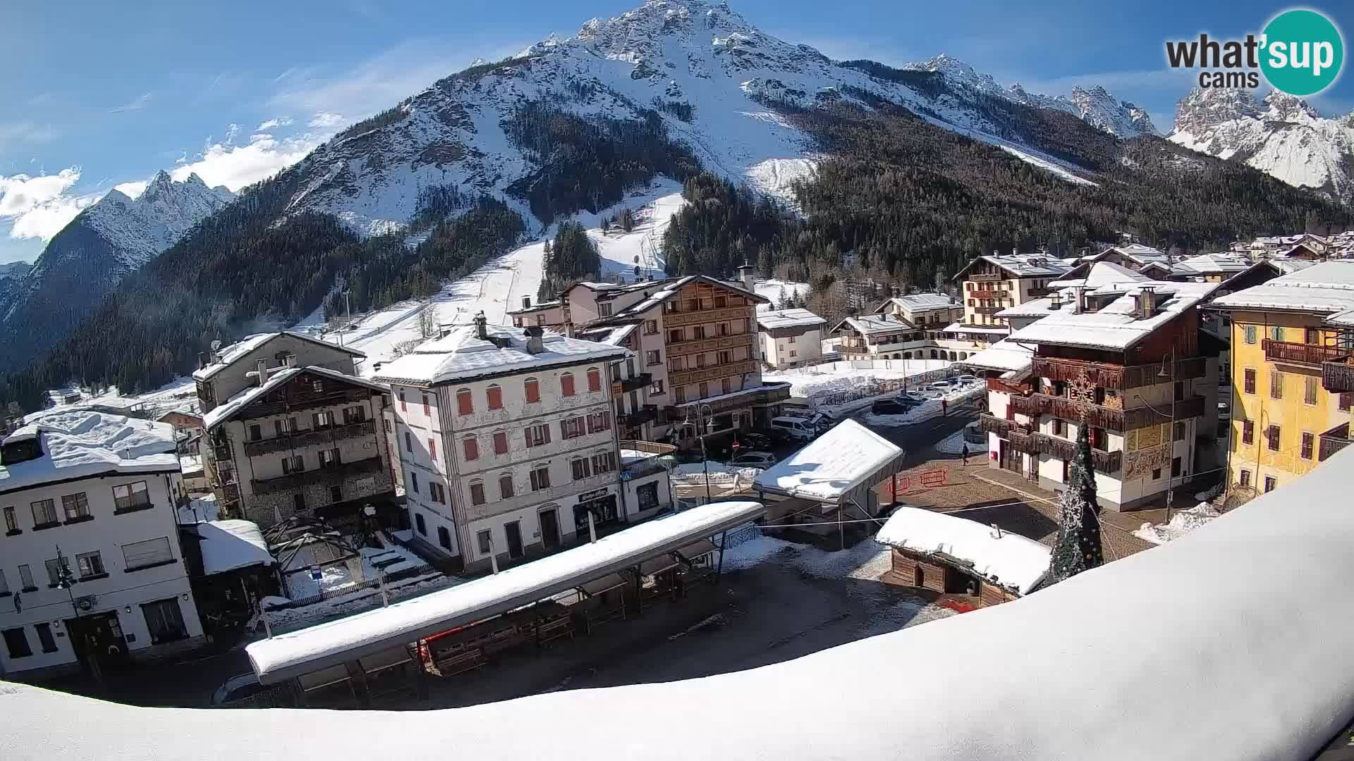 Piazza centrale di Forni di Sopra