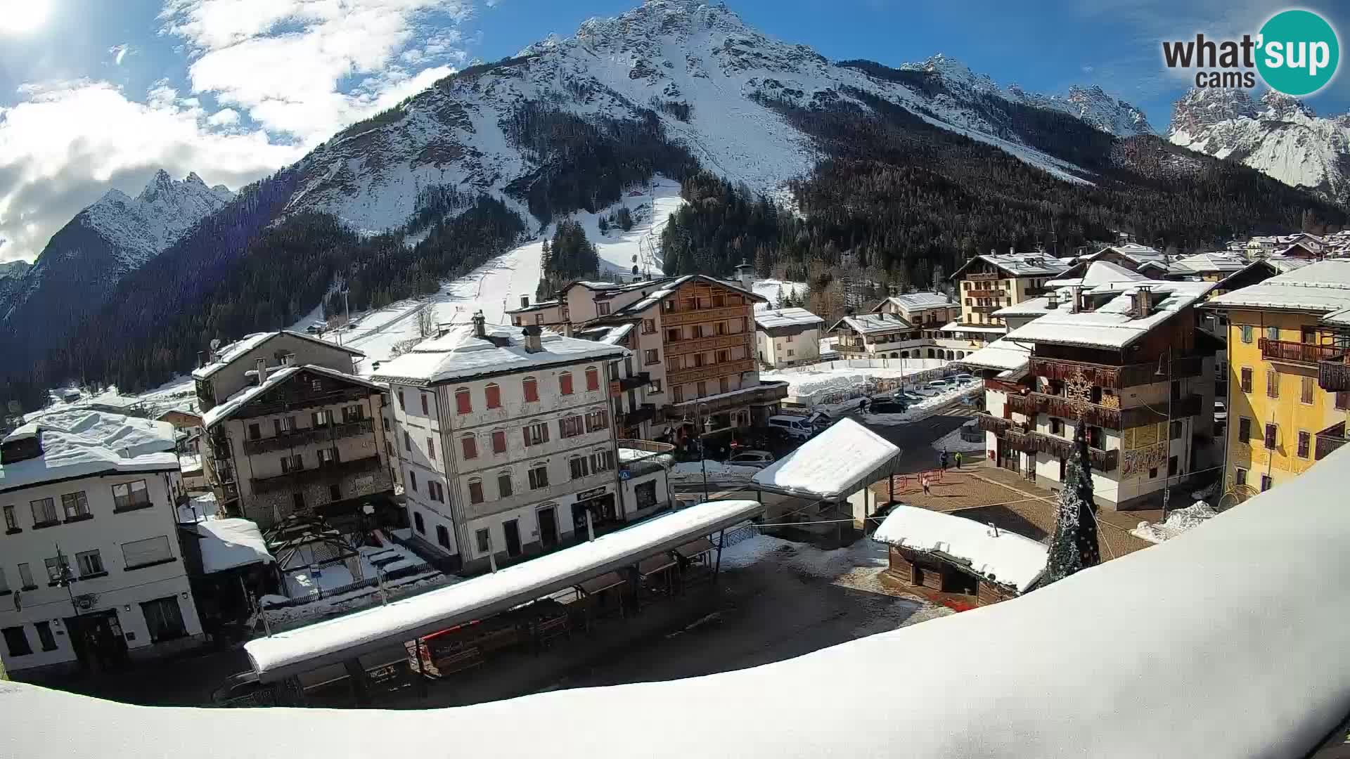 Piazza centrale di Forni di Sopra