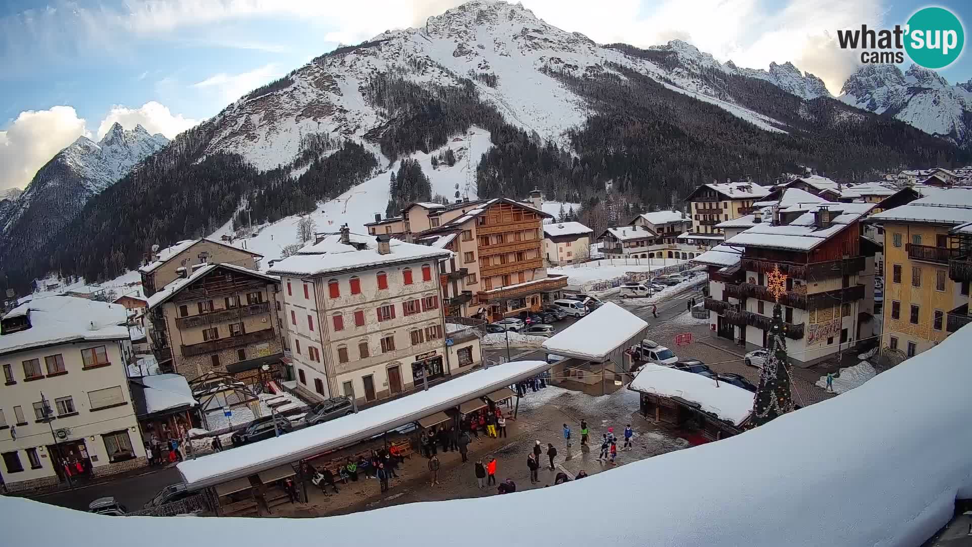Plaza principal de Forni di Sopra