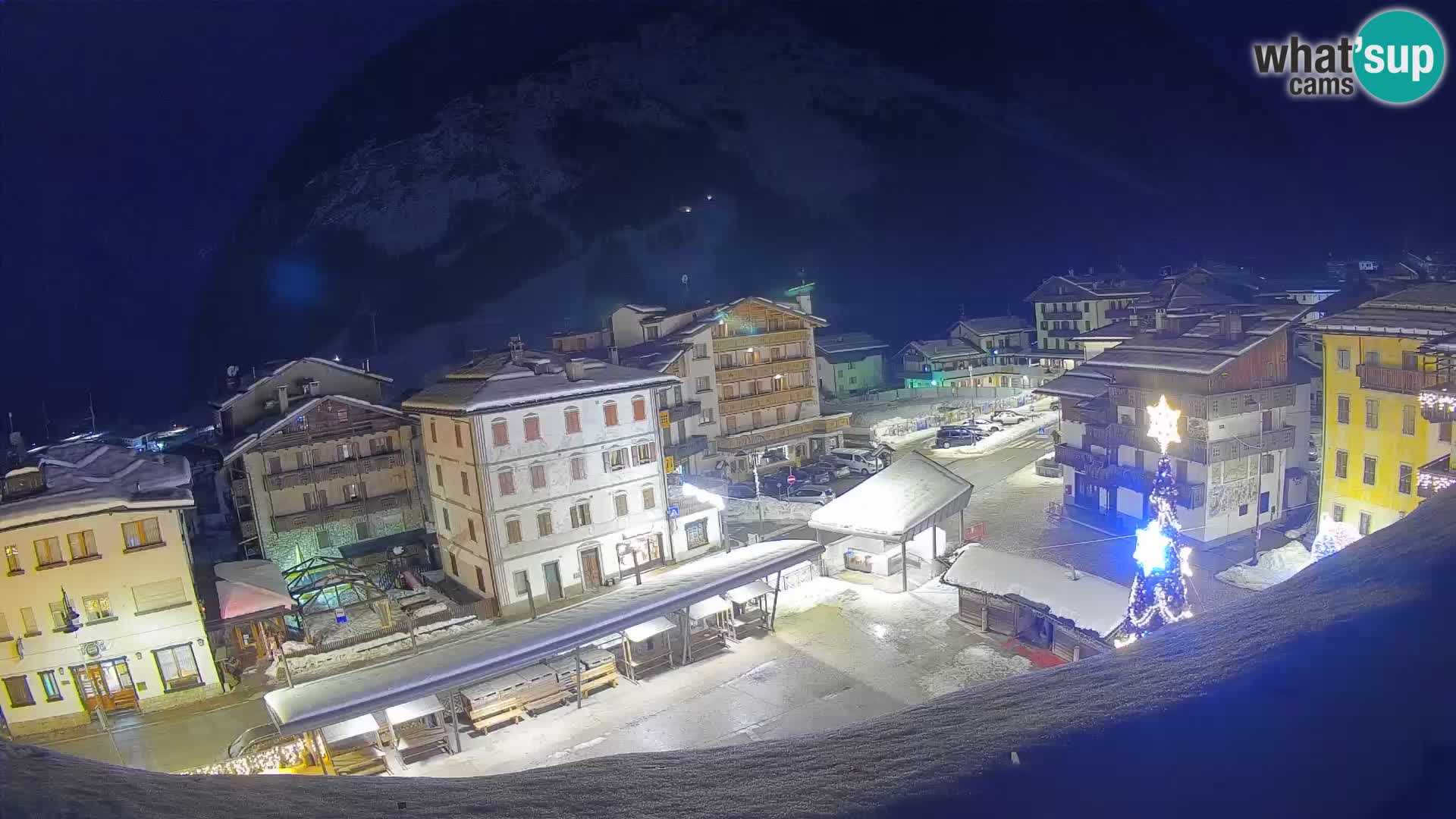 Plaza principal de Forni di Sopra