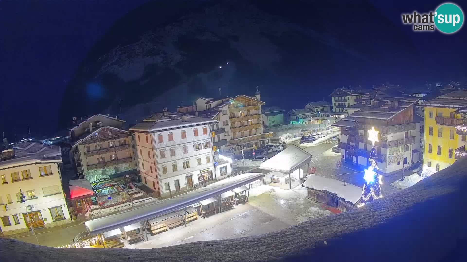 Plaza principal de Forni di Sopra