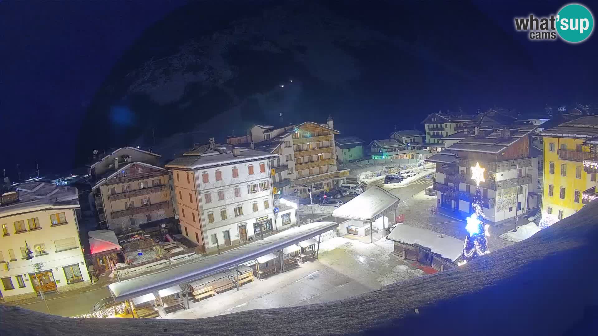 Plaza principal de Forni di Sopra