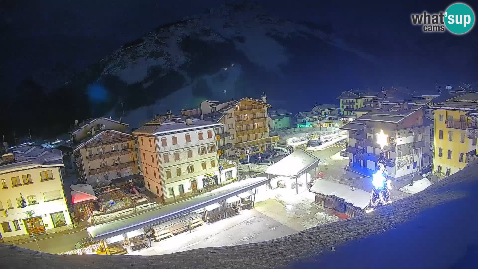Piazza centrale di Forni di Sopra