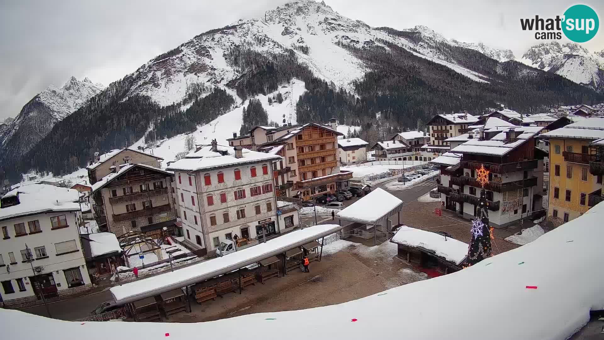 Plaza principal de Forni di Sopra