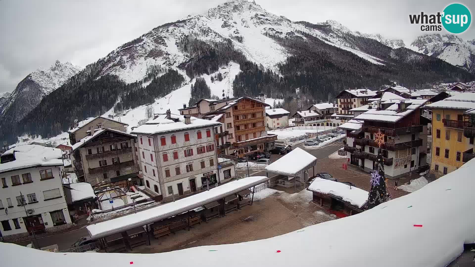 Plaza principal de Forni di Sopra