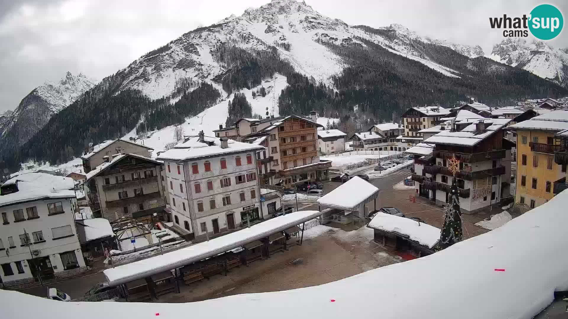 Plaza principal de Forni di Sopra