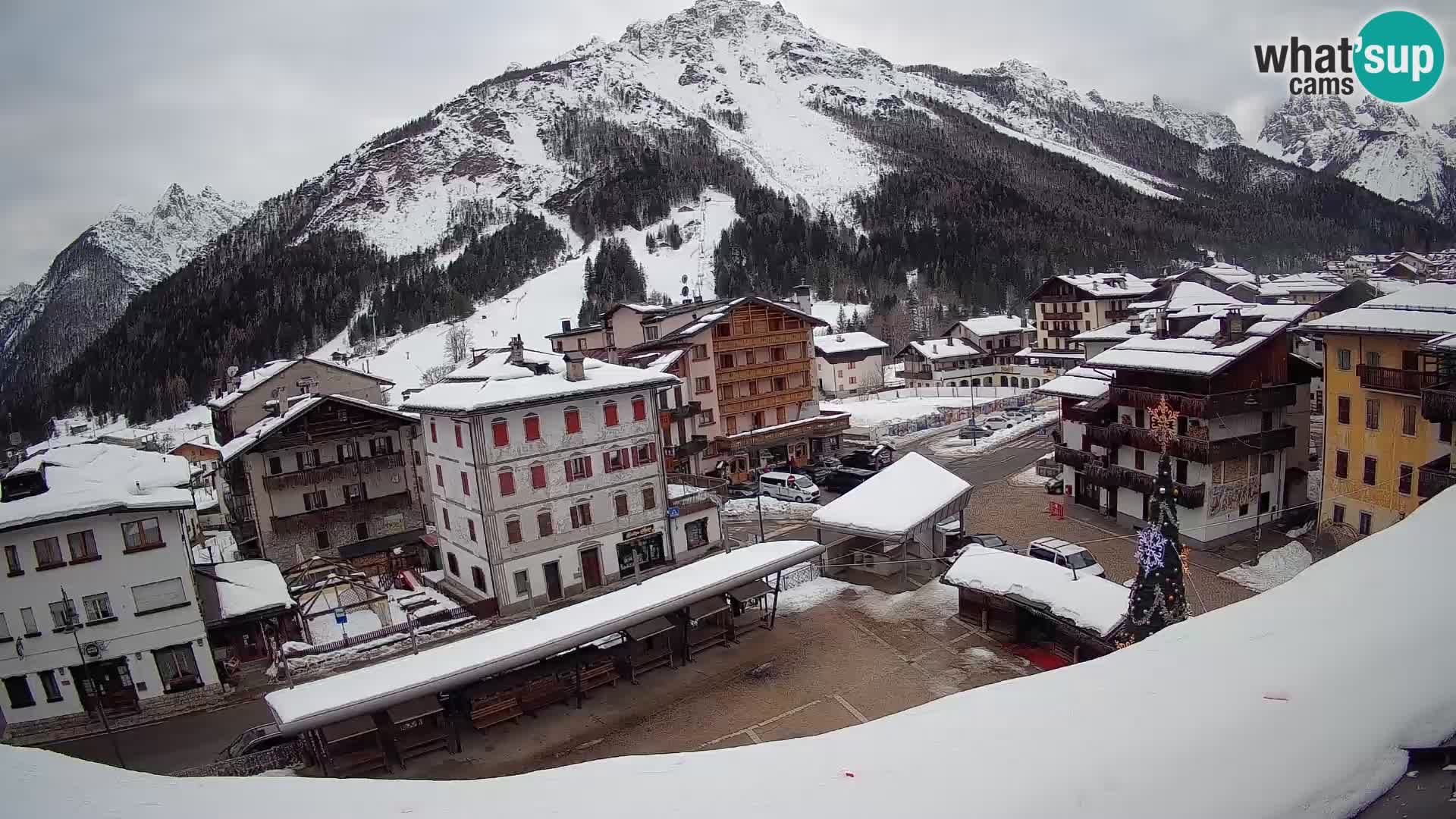 Hauptplatz von Forni di Sopra