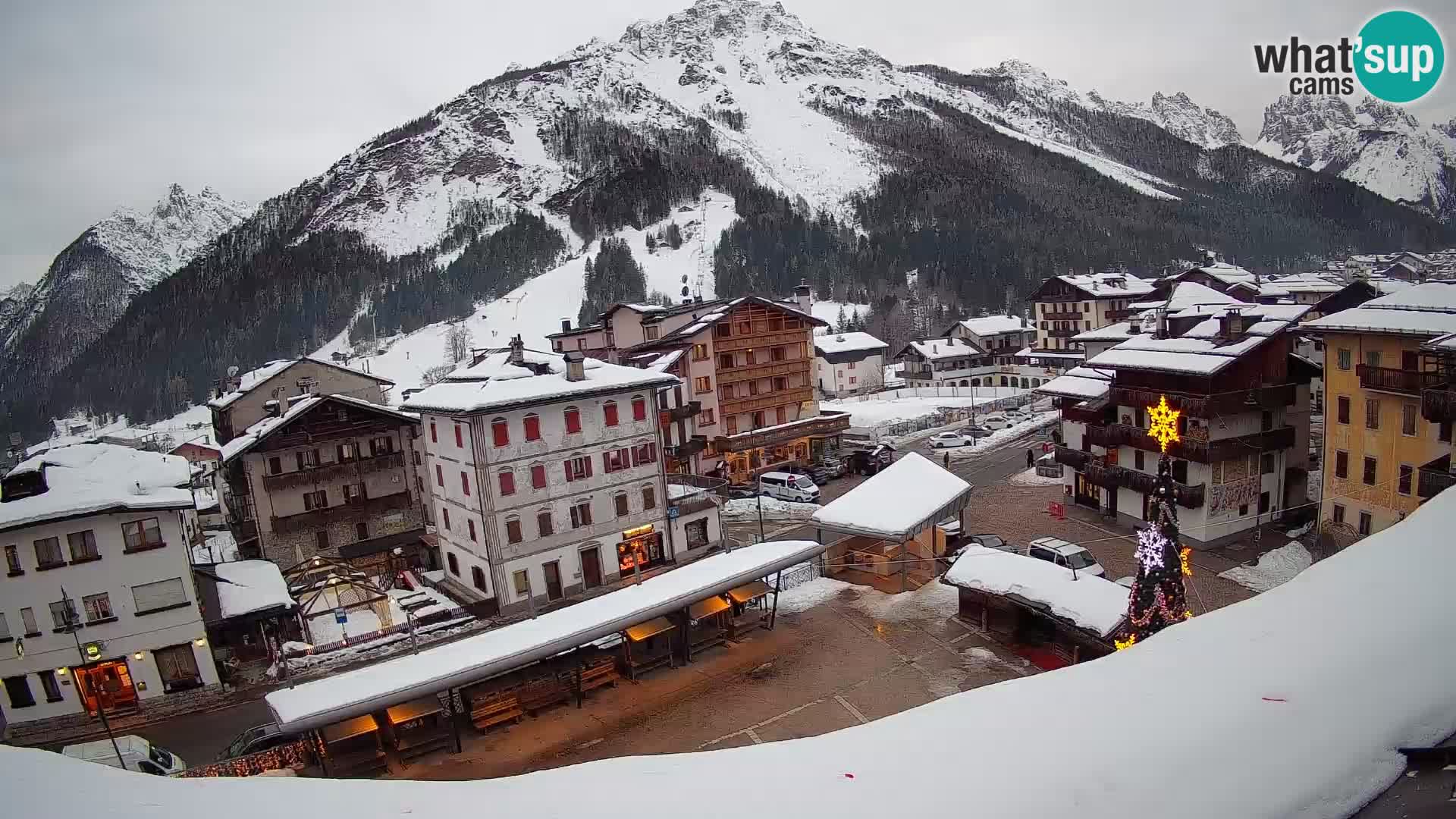 Plaza principal de Forni di Sopra