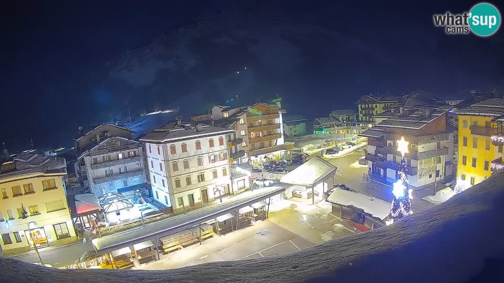 Piazza centrale di Forni di Sopra