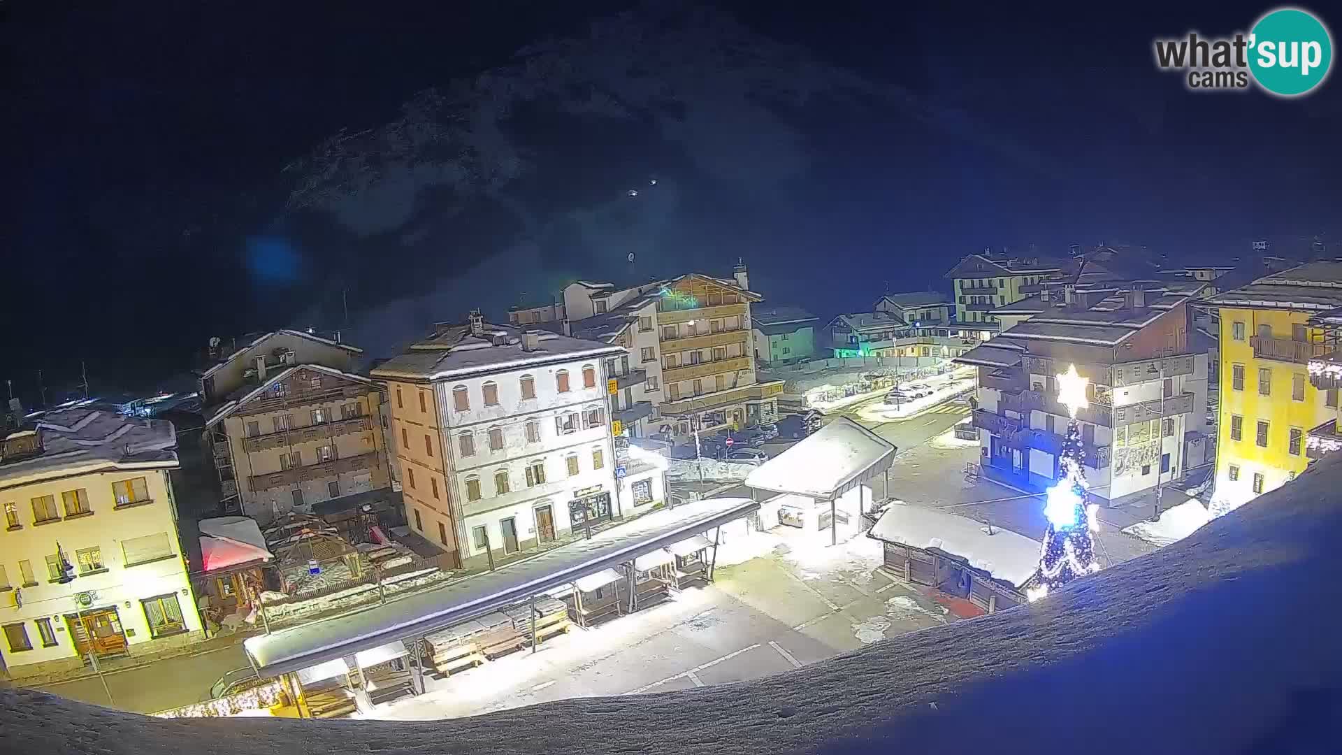 Plaza principal de Forni di Sopra