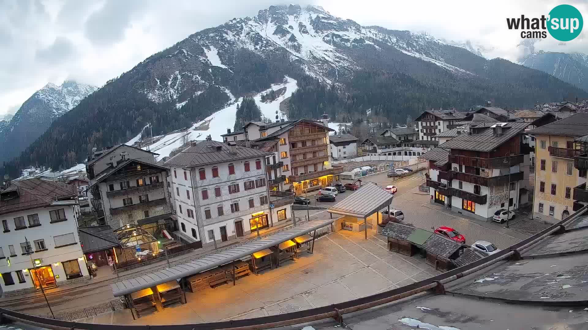 Piazza centrale di Forni di Sopra