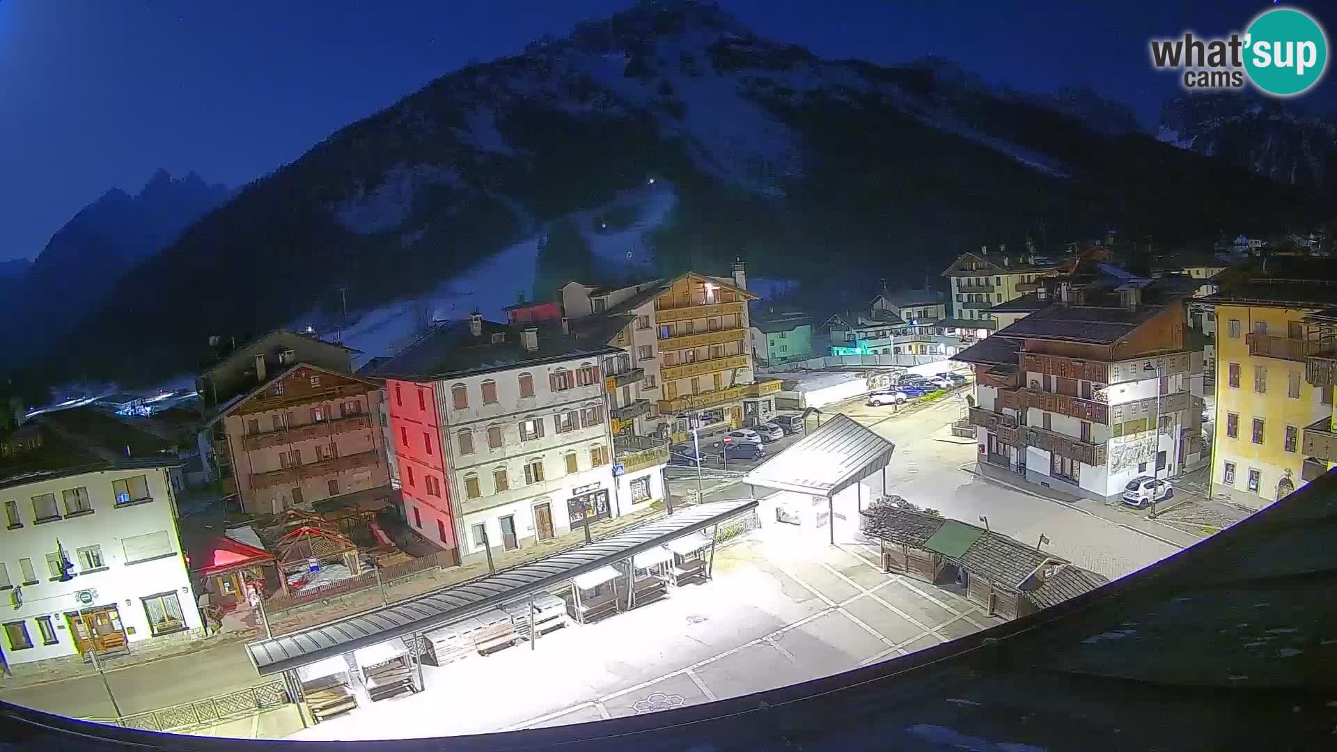 Plaza principal de Forni di Sopra