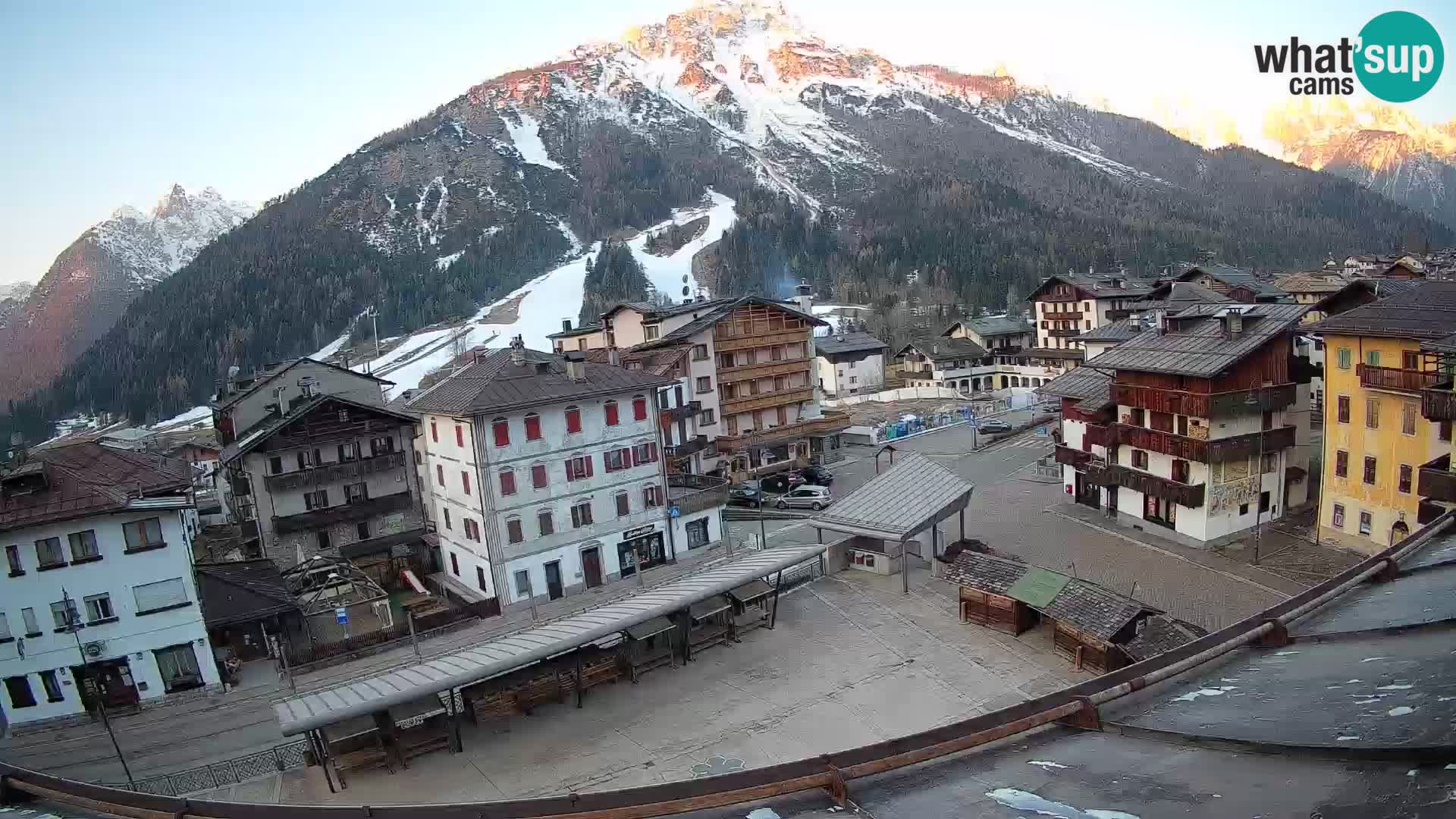 Piazza centrale di Forni di Sopra