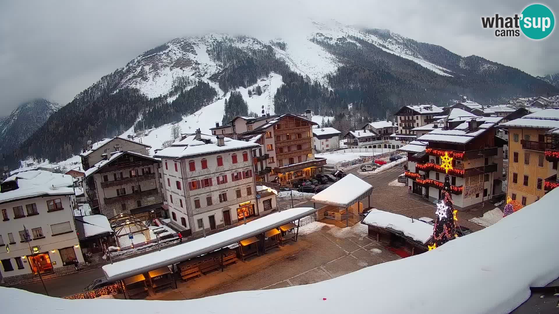 Hauptplatz von Forni di Sopra