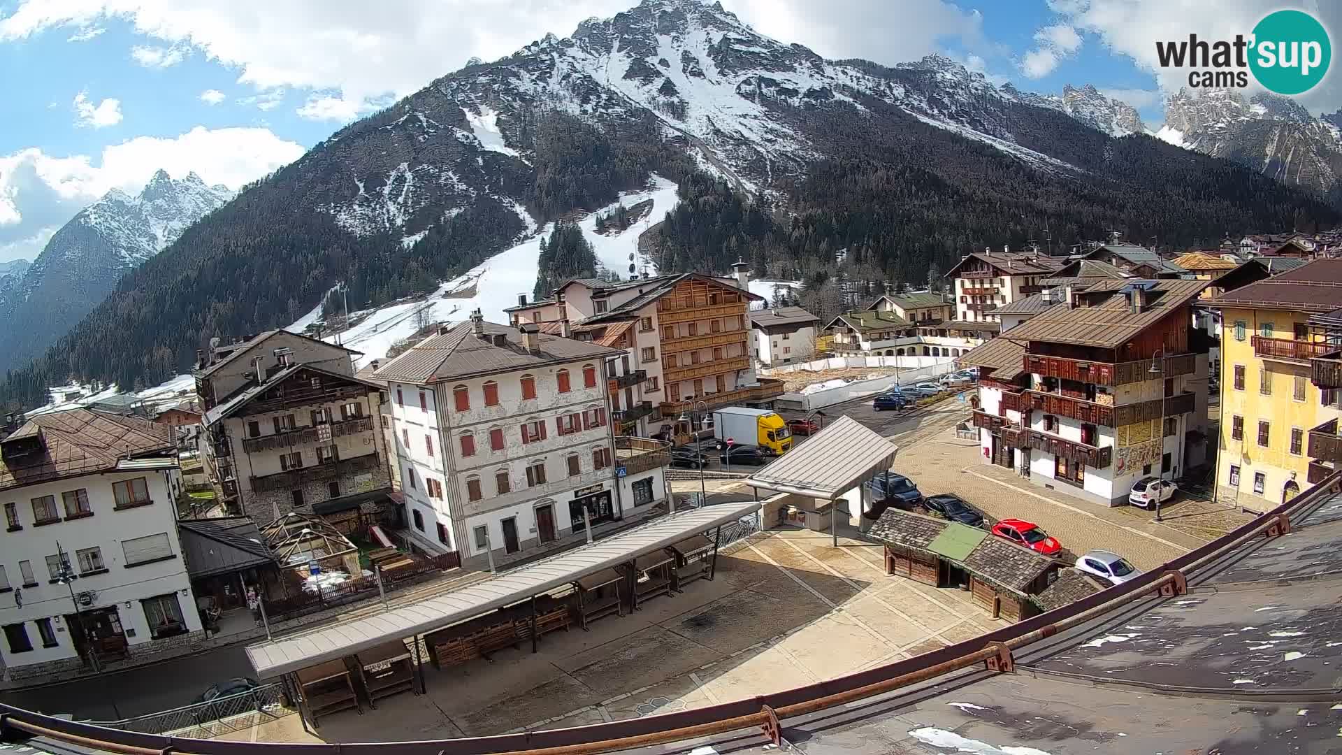 Piazza centrale di Forni di Sopra