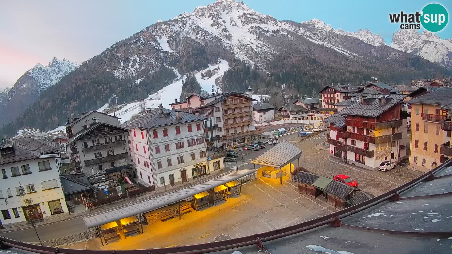 Piazza centrale di Forni di Sopra