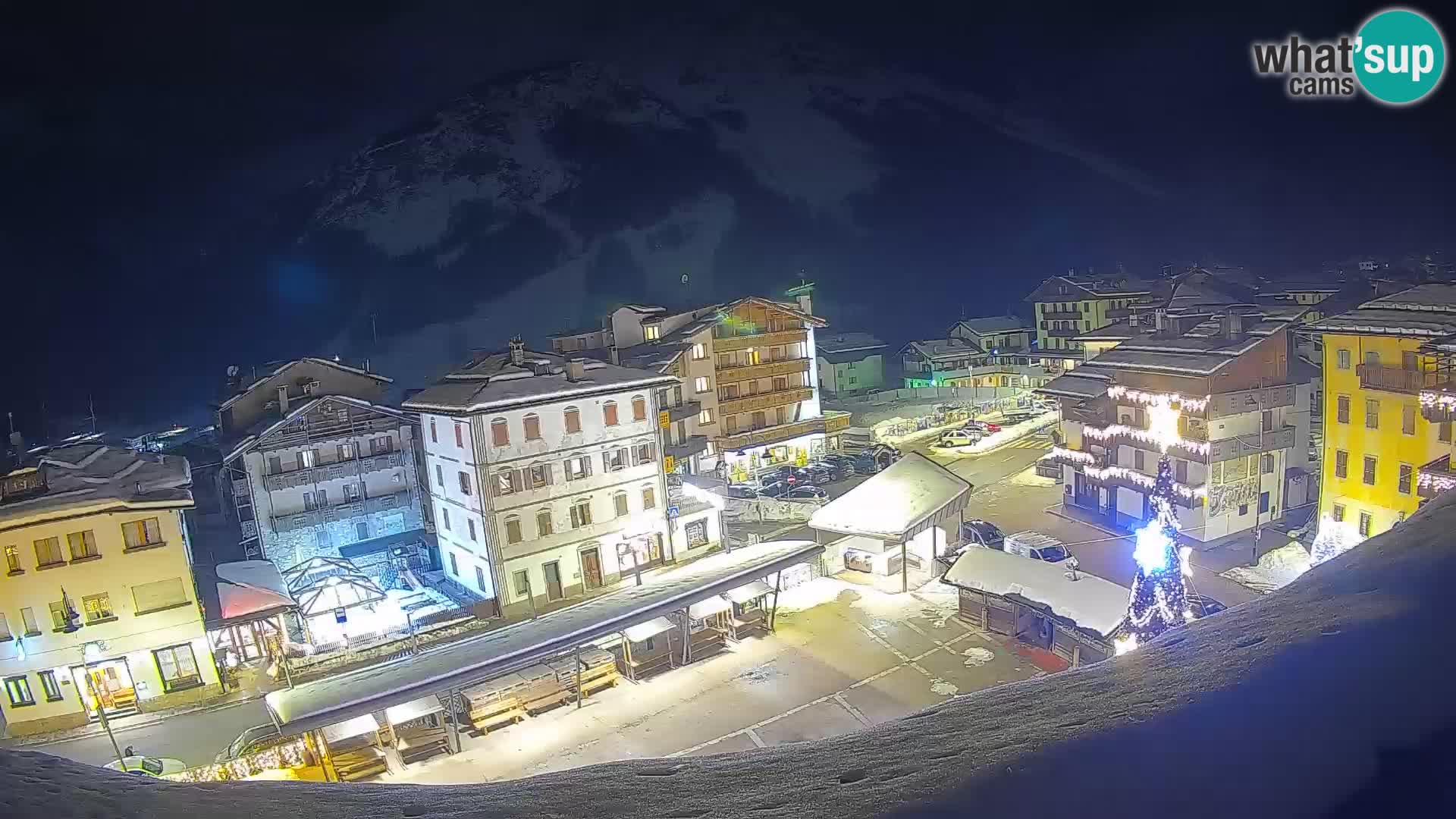 Plaza principal de Forni di Sopra