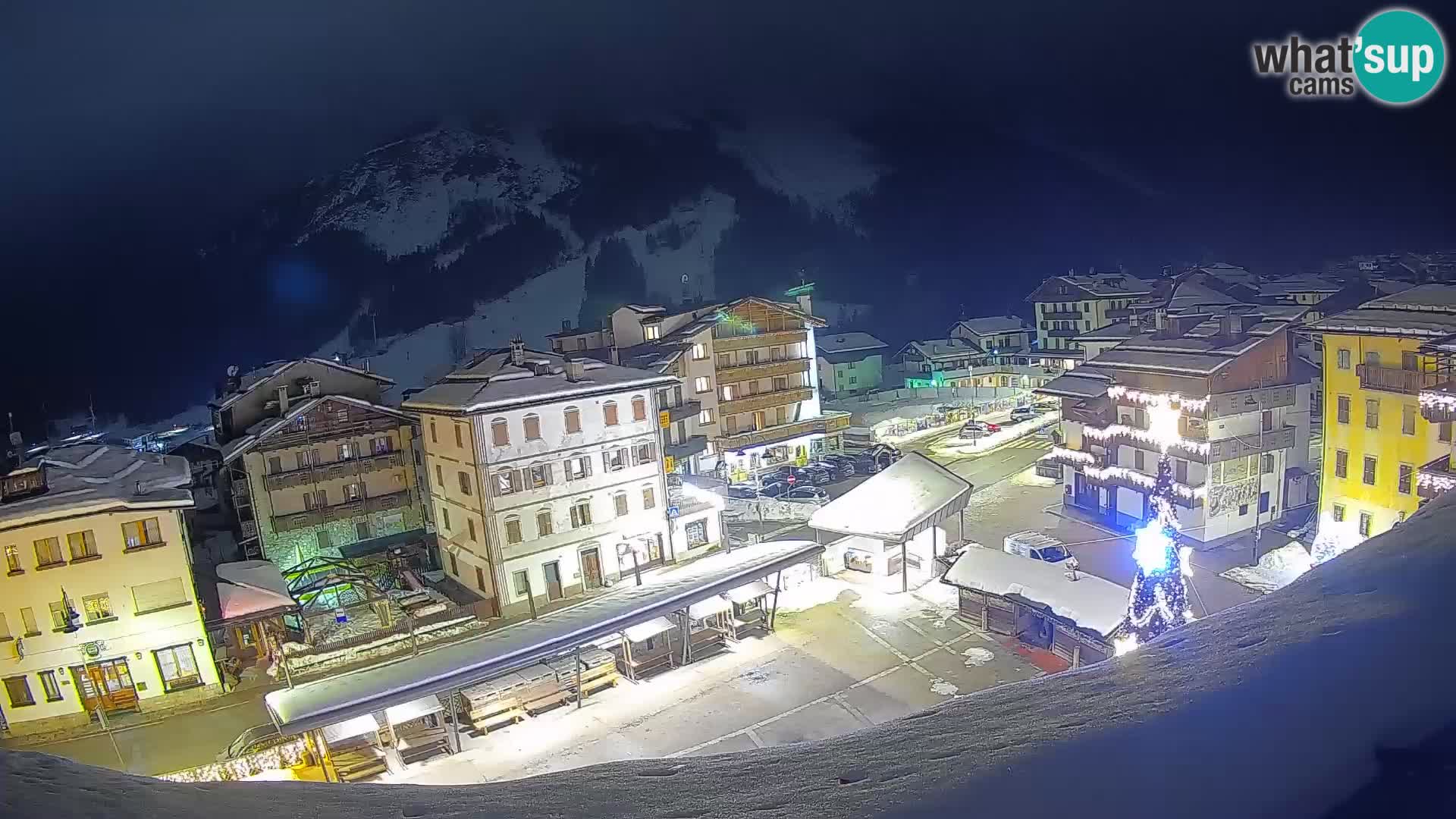 Plaza principal de Forni di Sopra