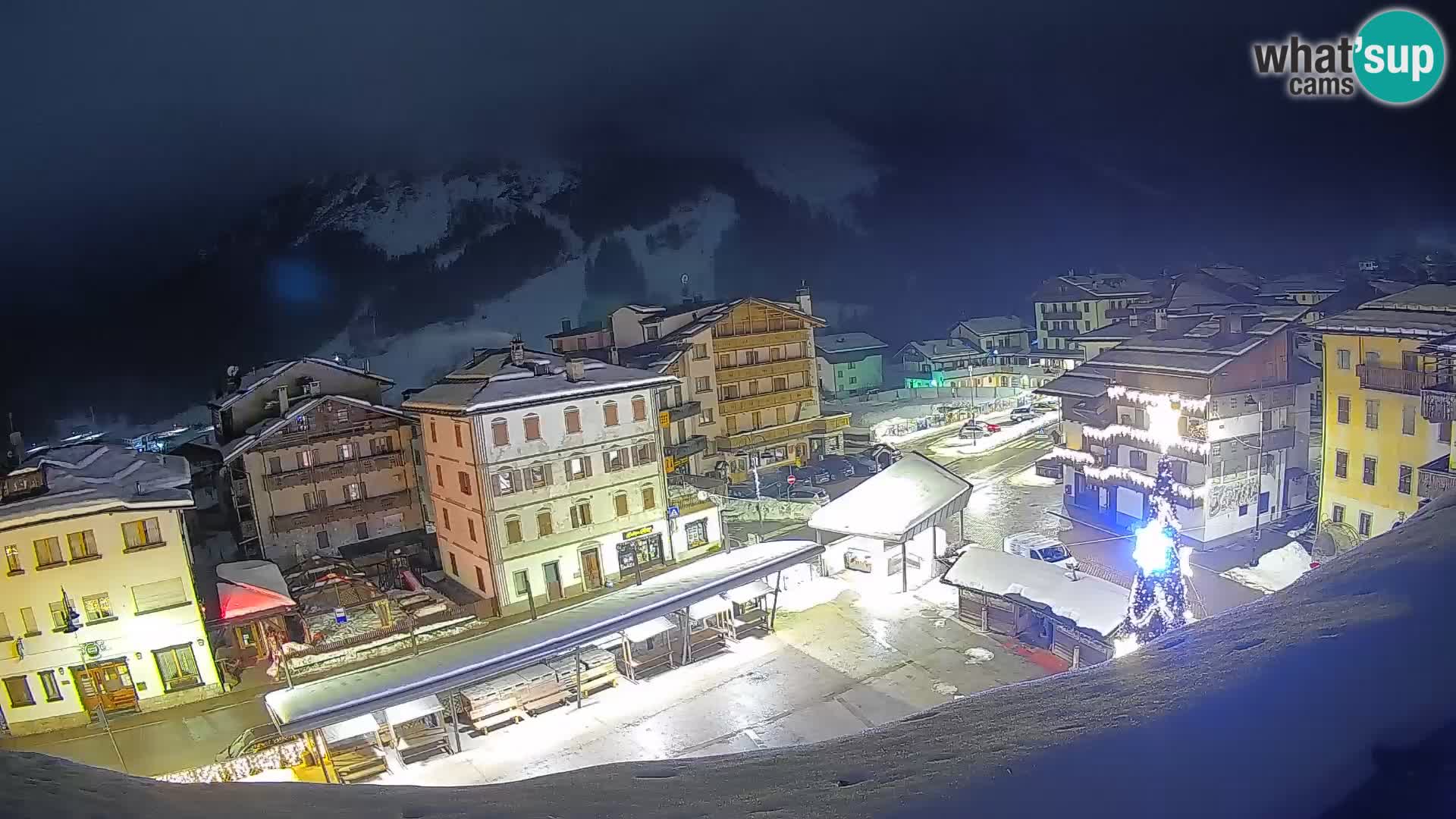 Plaza principal de Forni di Sopra