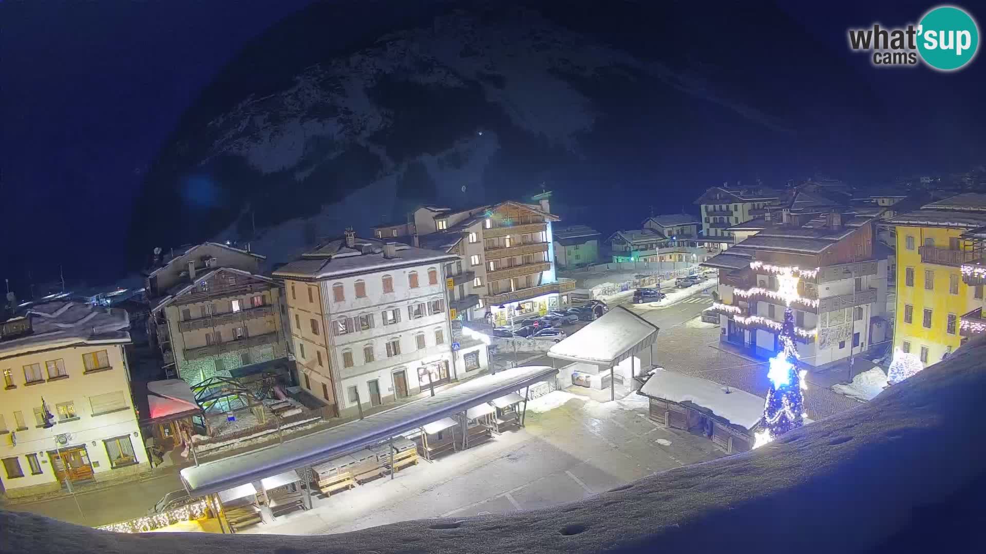 Plaza principal de Forni di Sopra