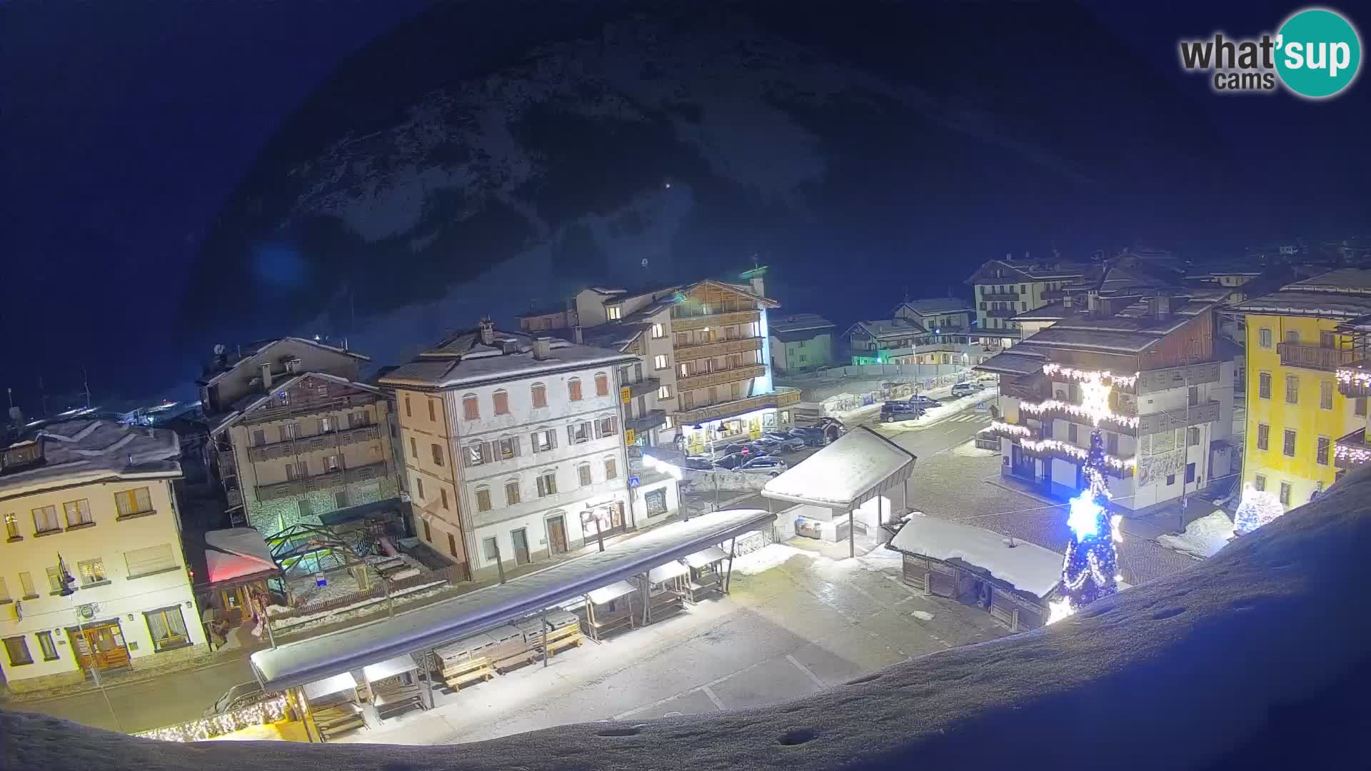 Plaza principal de Forni di Sopra