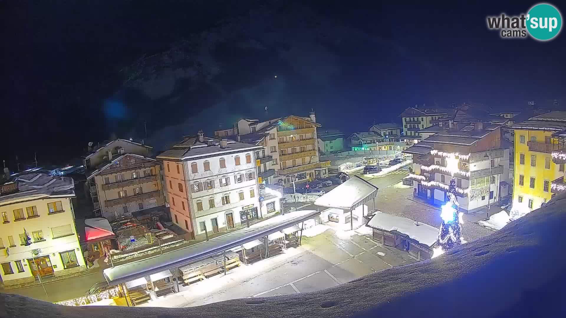 Plaza principal de Forni di Sopra